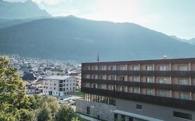 Aves Hotel Savognin